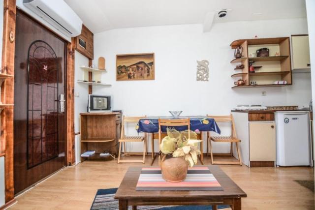 Backyard Apartment Ohrid